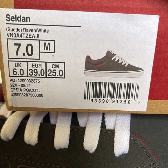 Vans Seldan Suede Raven/White WMNS - Picture 16 of 16